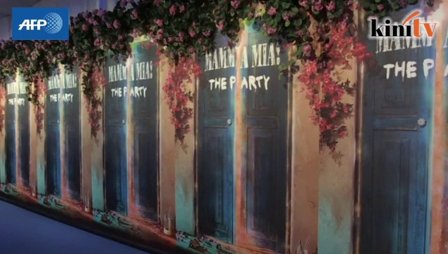 Suasana meriah anggota ABBA bertemu semula