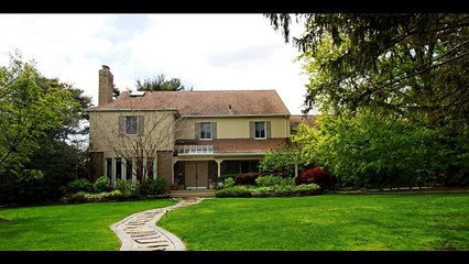 Single Family Home: 61 Woodhollow Rd East Hills NY
