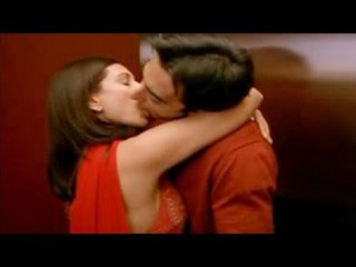 Lisa Ray's Dream To ROMANCE Salman Khan ?