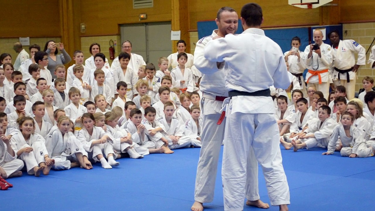 Démonstration de judo avec les champions Matthieu Bataille et Alexandre ...