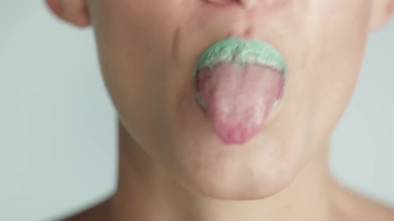 EIS Musikclip Es rappelt im Karton feat. Pixie Paris