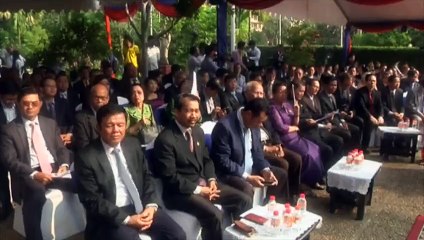 La tête d'une divinité khmer du musée Guimet de retour au Cambodge