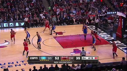 Derrick Rose Crosses Up Andrew Bogut