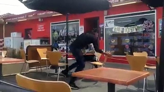 mizaaq ki b koi had hoti hy aisa mizaq to koi b nai kerta