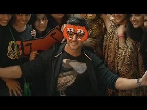 Zayed Khan Promotes Sharafat Gayi Tel Lene @ Jai Hind College | Latest Bollywood News