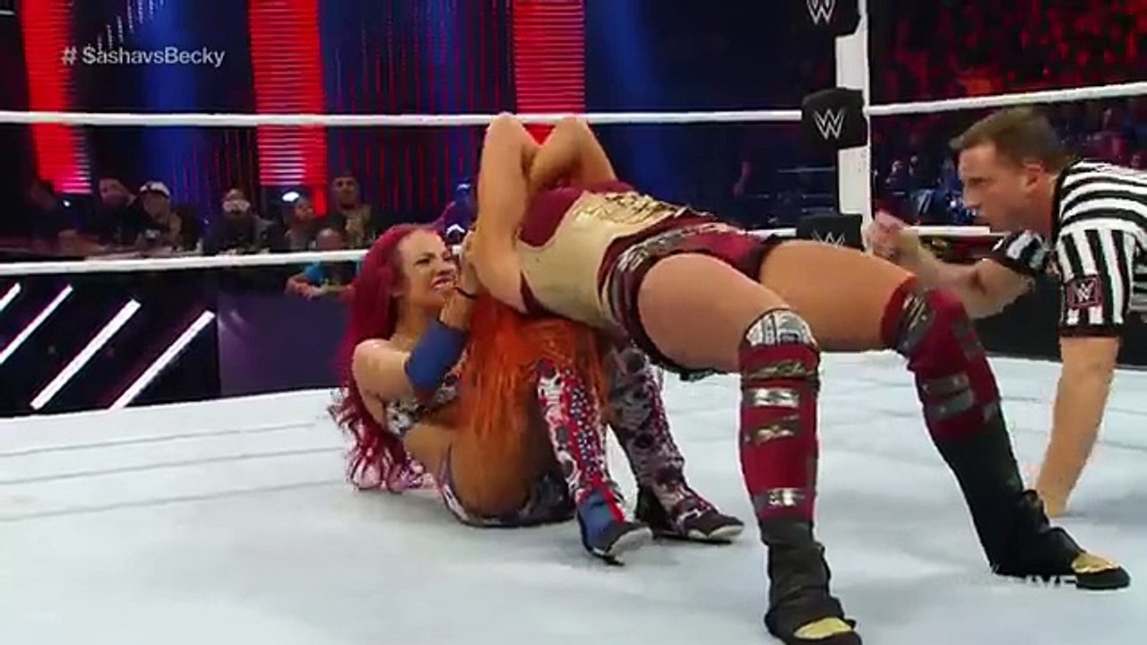 Becky Lynch vs. Sasha Banks: Raw, December 28, 2015