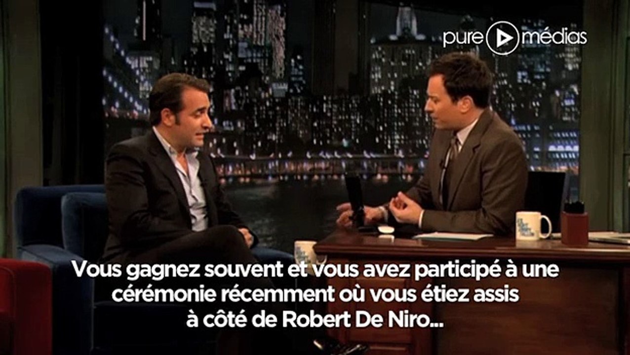 Jean Dujardin fait le chameau dans un talk show américain