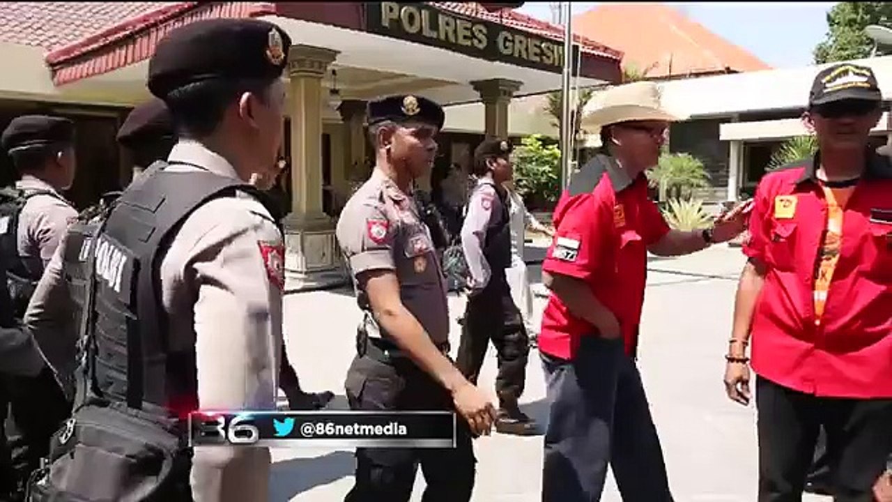 86 Penyaluran Air Bersih di Pedalaman Gresik