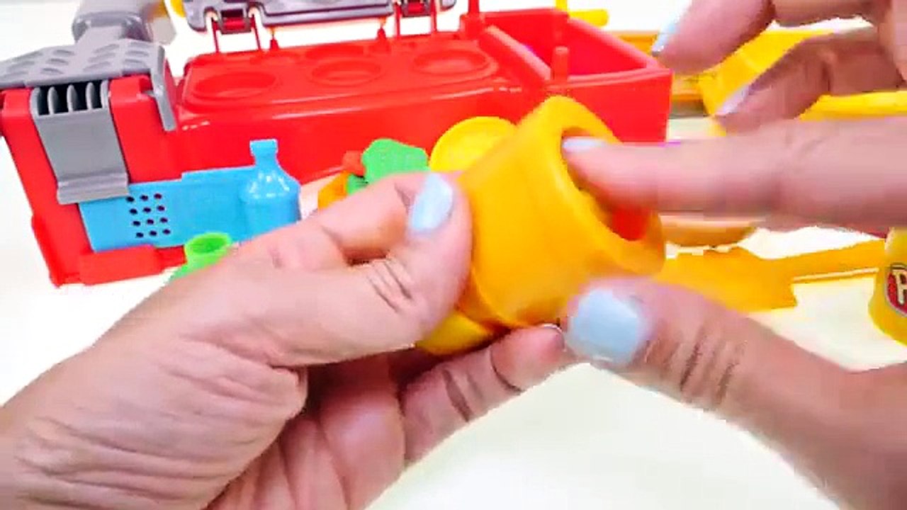 Play Doh Cookout Creations New Playdough Grill Makes Play-Doh Hotdogs Hamburgers Kabobs