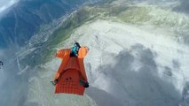 Le vol en Vol en wingsuit le plus fou !