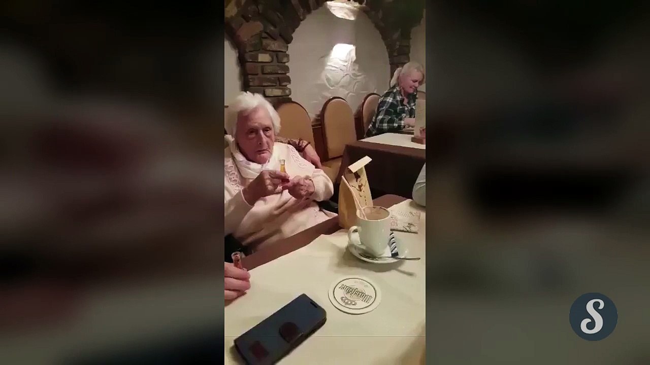 Des fois ta mamie elle déborde au repas de famille, mais jamais autant qu’elle