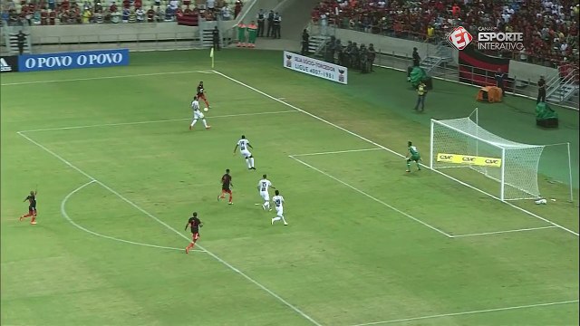 Chiquinho cruza e Marcelo Cirino quase empata para o Flamengo