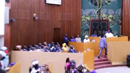 Assemblée Nationale : Quand Ahmed Suzanne Camara étale ses limites en insultant Me Diouf
