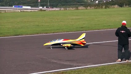 AVANTI S GIGANTIC RC TURBINE MODEL JET FLIGHT SHOW FROM SEBASTIANO SILVESTRI / Jetpower Messe 201
 Hobby And Fun