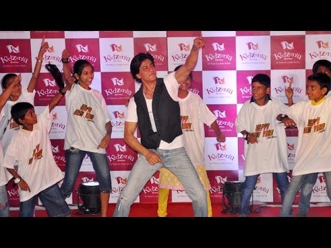 Shahrukh Khan CELEBRATES Childrens Day With KIDS | Latest Bollywood News