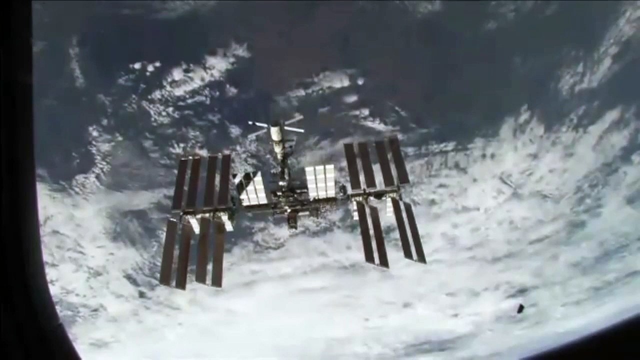 NASA Space Shuttle UFO Footage is Real [VIDEO]