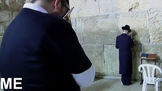 OMG Jews praying at the Wailing Wall