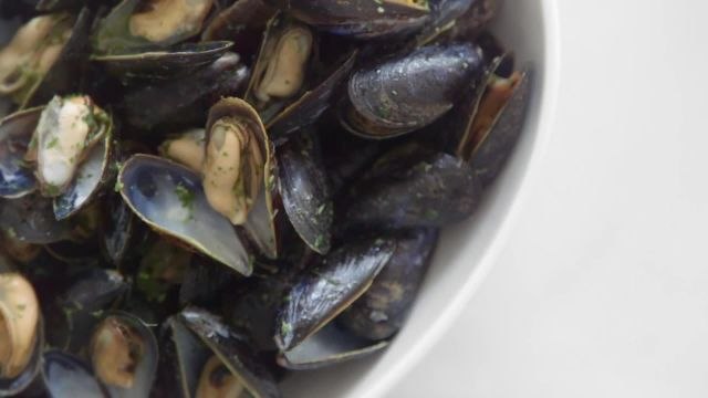 How to Make 3-Ingredient Mussels Dinner
