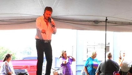 Colin Paul sings 'Turn Around Look At Me' Elvis Week 2012