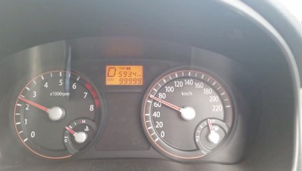 Proud Kia Owner Records the Moment His Car Joins the 100,000-Mile Club