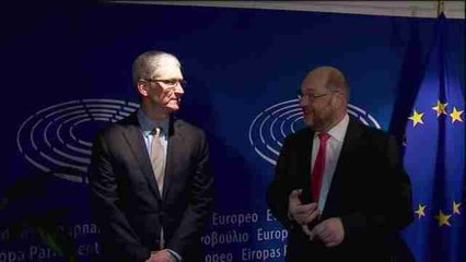 Tim Cook visita Bruselas para tratar sobre ventajas fiscales a Apple