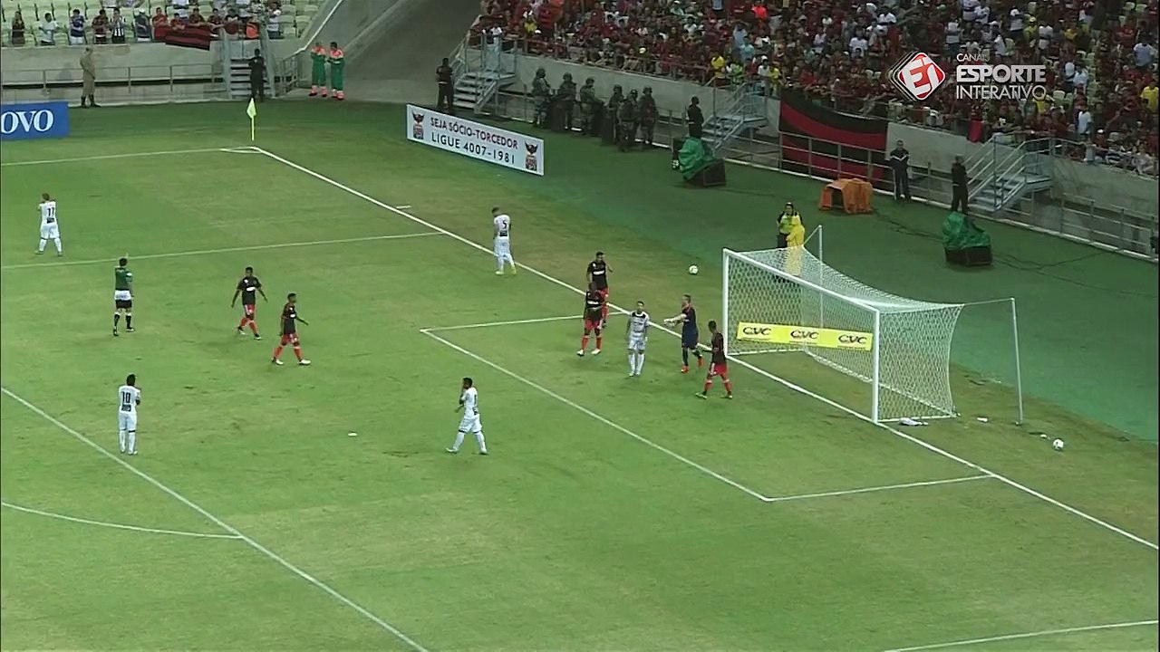 Alex Amado deixa Siloé na cara de Paulo Victor e quase o Ceará faz o segundo