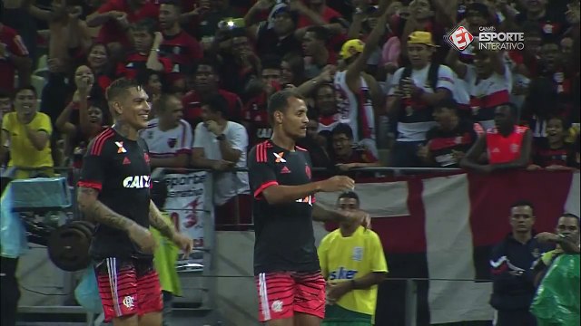 GOL DO FLAMENGO! Sheik recebe na direita, cruza e Salazar faz contra