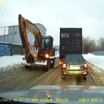 MDR - Un petit coup de main madame la pelleteuse?'