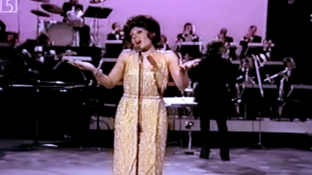 Shirley Bassey - Where Do I Begin (LOVE STORY) (1973 TV Special)