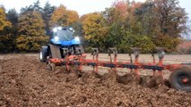 Big New Holland T8.435 SmartTrax Ploughing with Big Plough in France !