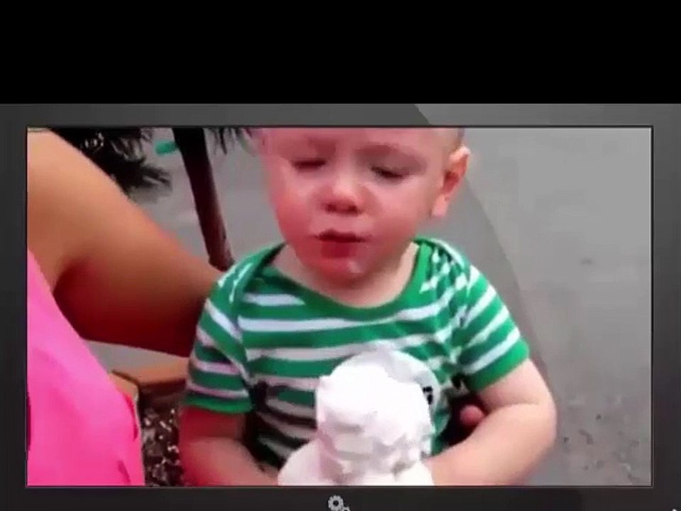 die laughing to crying while eating