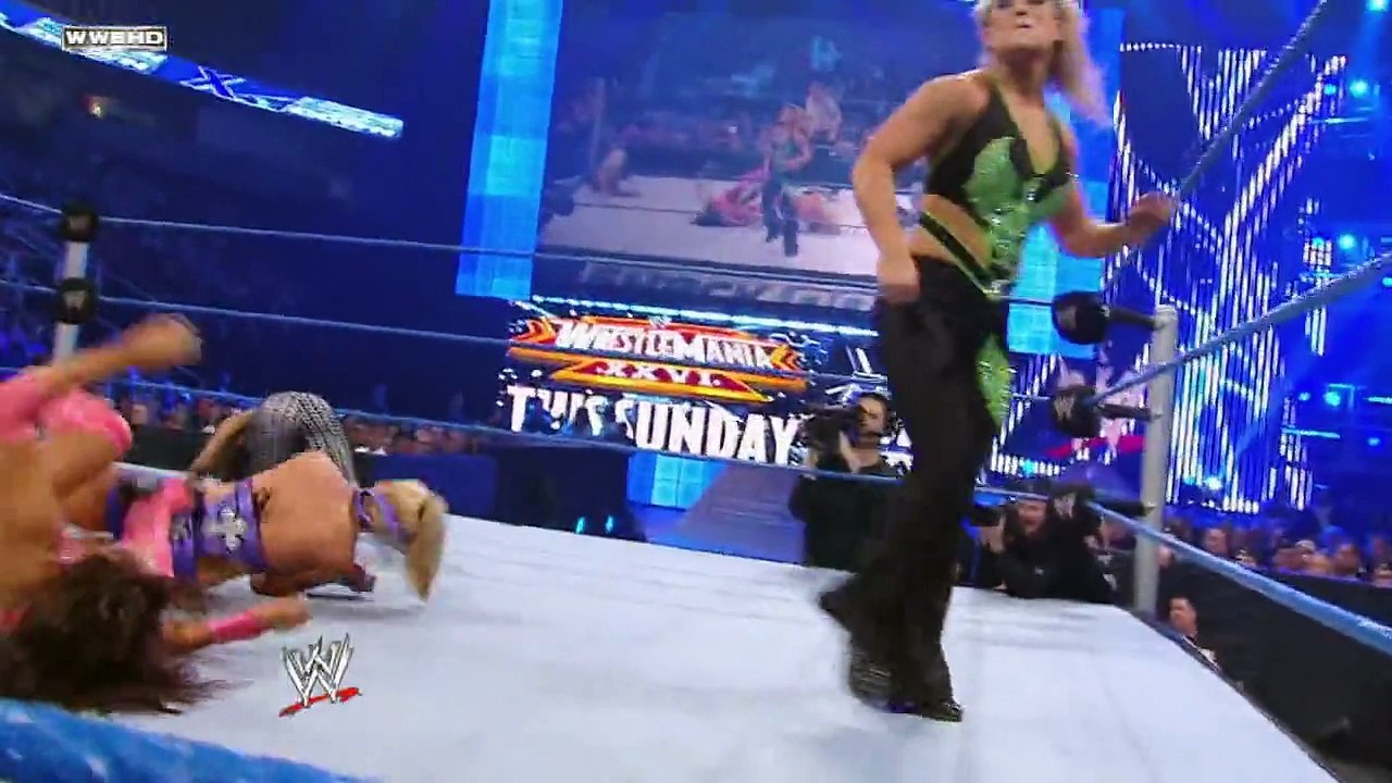 WWE Beth Phoenix and Vickie Guerrero, Michelle show