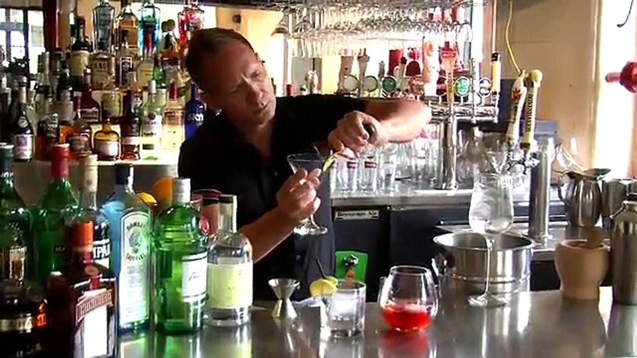 The Best Gin Cocktails and Mixed Drinks to Try if You Want to Love Gin