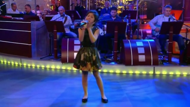 Bulgarian Girl Sings \ HELLO\ by Adele (LIVE)