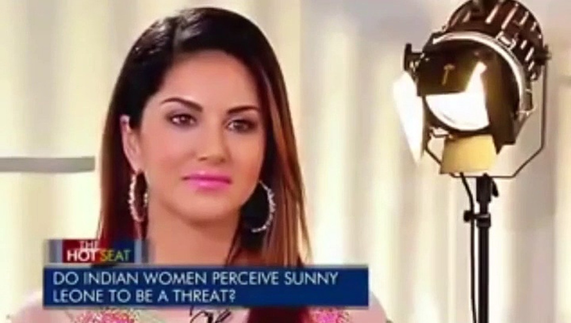 1905px x 1080px - Sunny Leone: Ex-porn star turned Bollywood actress in awkward interview -  video Dailymotion