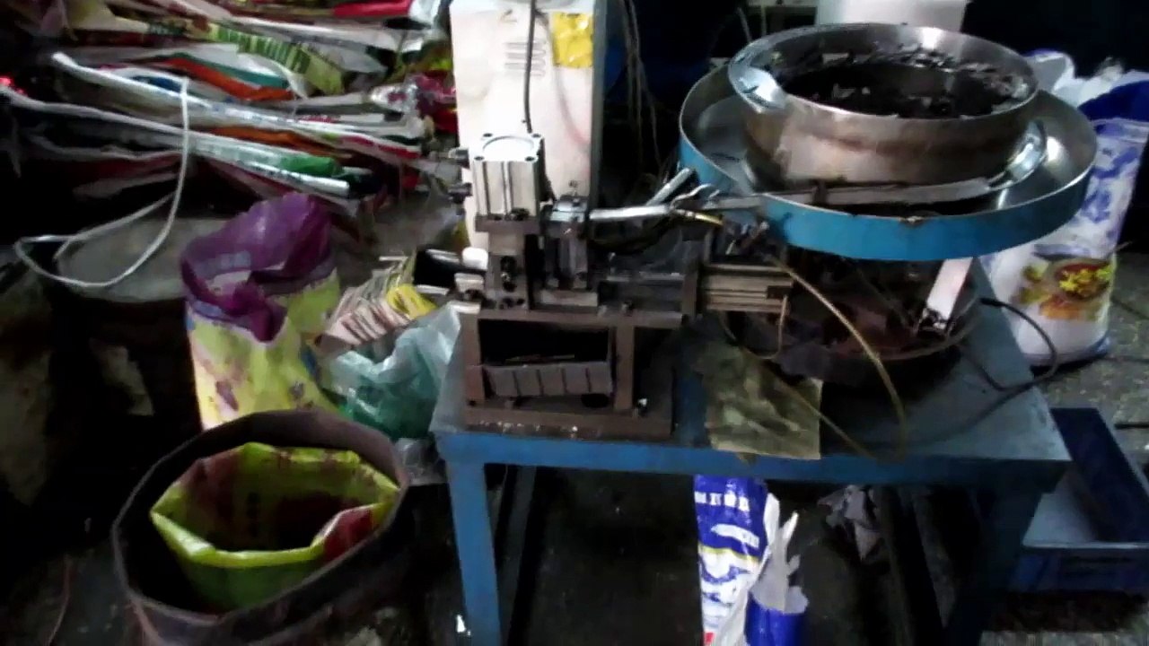 Herrajes para Muebles, Herrajes para Gabinetes - China: Cerraduras para Puertas y Cajones / Production 2