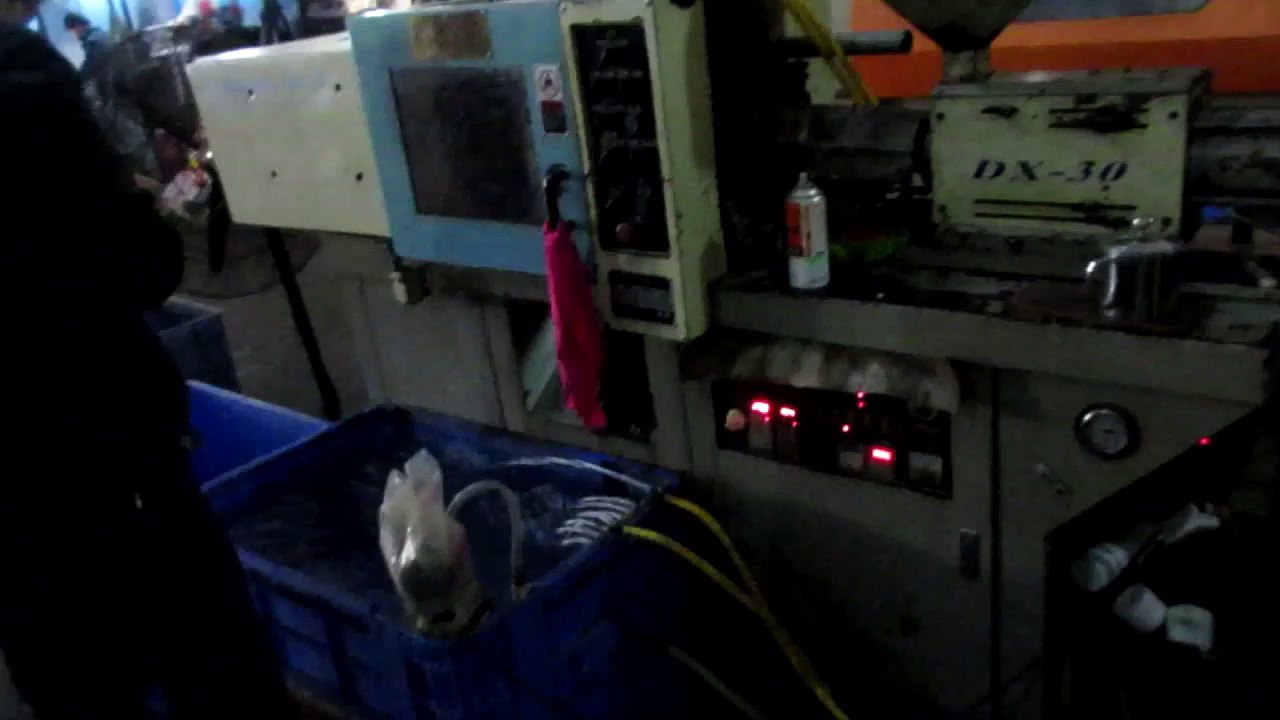 Furniture Hardware, Furniture Fittings and Cabinet Hardware - China: Door and Drawer Furniture Locks / production 5