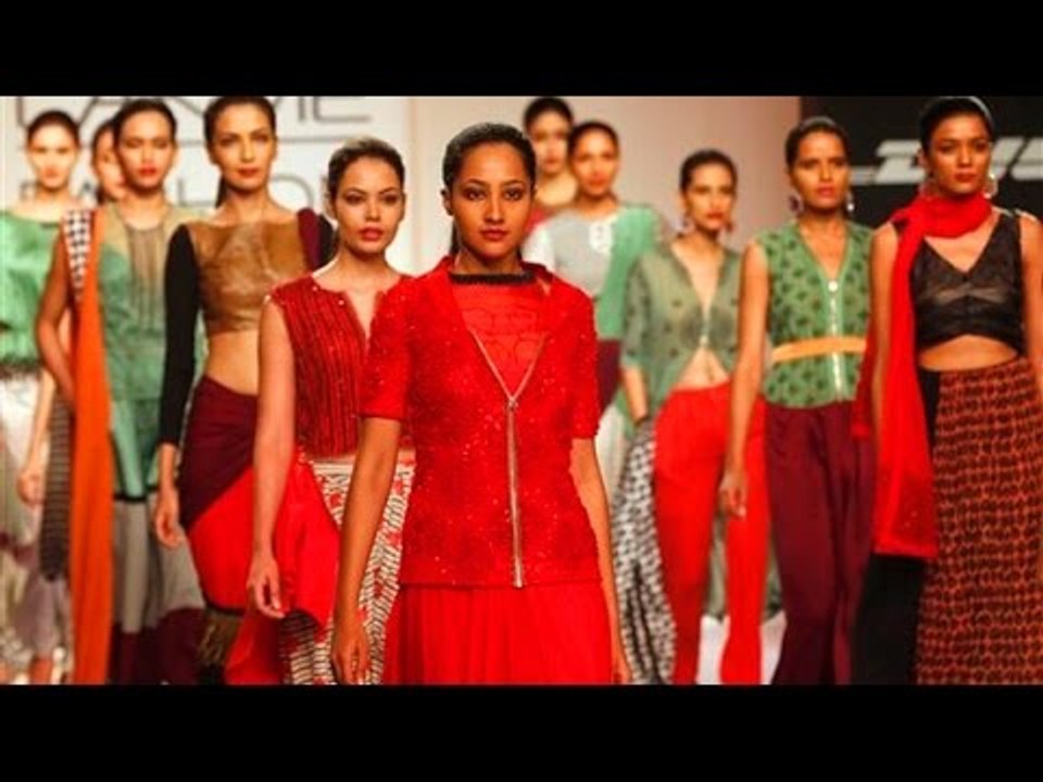 Hot Indian Models at Lakme Fashion Week 2014 | Latest Bollywood News