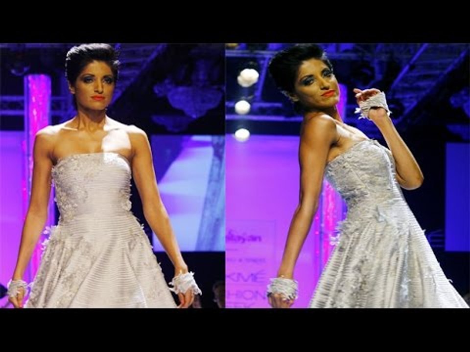 Model & dancer Jesse Randhawa Dazzle at Lakme Fashion Week 2014 | Latest Bollywood News