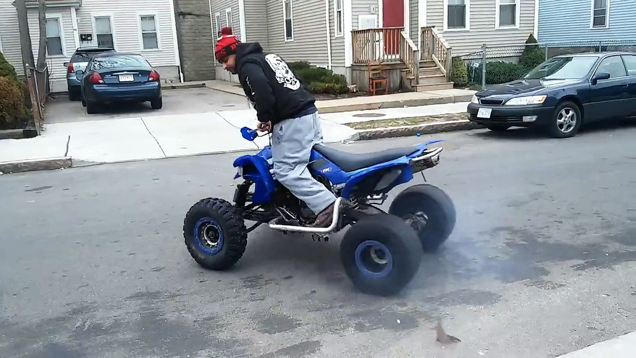 FAIL : Il faisait des donuts en quad...