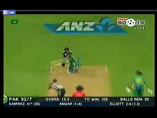 Sarfraz Out and Pakistan lose Their Wining Hope 92/8