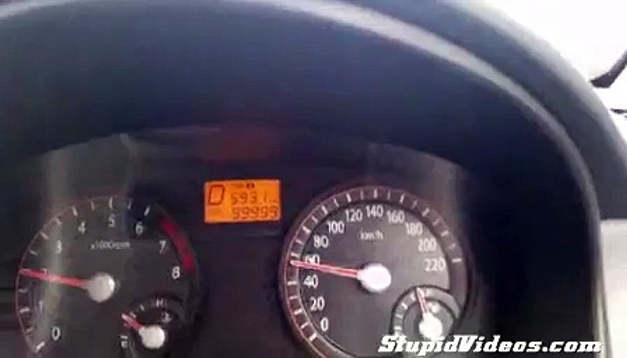 Guy Films Odometer Rolling Over to 100,000 km