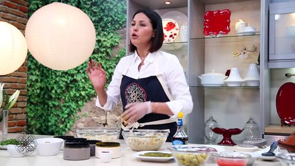 شميشة : طاجين كويرات الدجاج بصلصة الطماطم والزيتون /طاجين كويرات الدجاج بالبصل والعنب المج