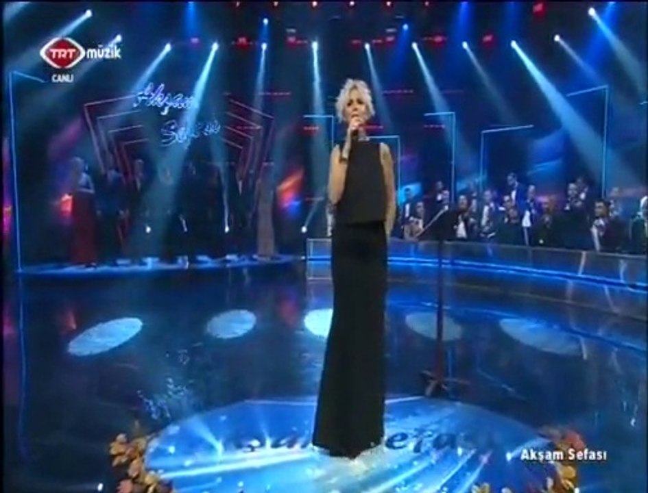 Ayşe İnak Ekiz-Eskimeyen Dost