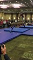 Cette Gymnaste amputée d'une jambe est une athlète très douée! Performance énorme