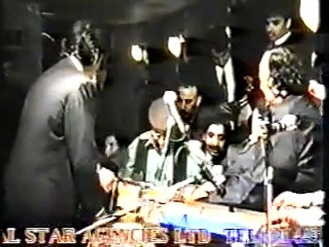 dam mast nusrat fateh ali khan live imran khan & amitabh in this show 1993