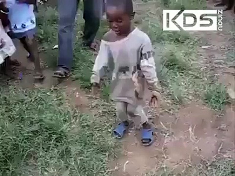 FUNNY KID DANCING