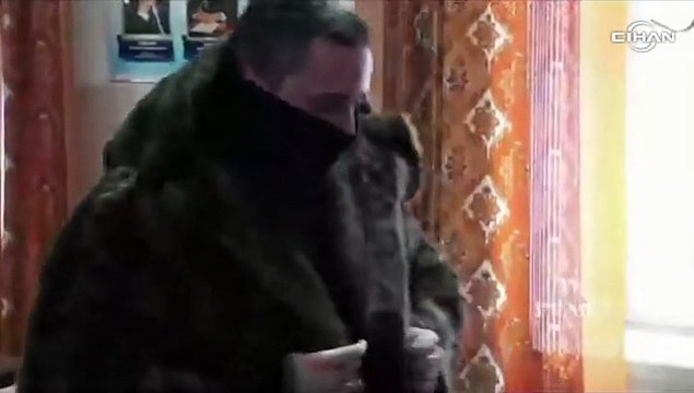 Rus polis, gaspçıyı yakalamak için yaşlı kadın kılığına girdi