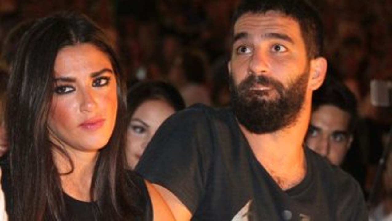 Arda Turan ile Aslıhan Doğan'ın Aşk Pozunun Sırrı