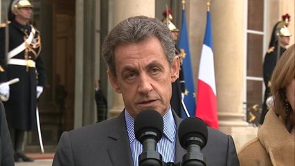 Sarkozy : Hollande a "bien l'intention" d'introduire la déchéance de la nationalité pour les binationaux dans la Constitution